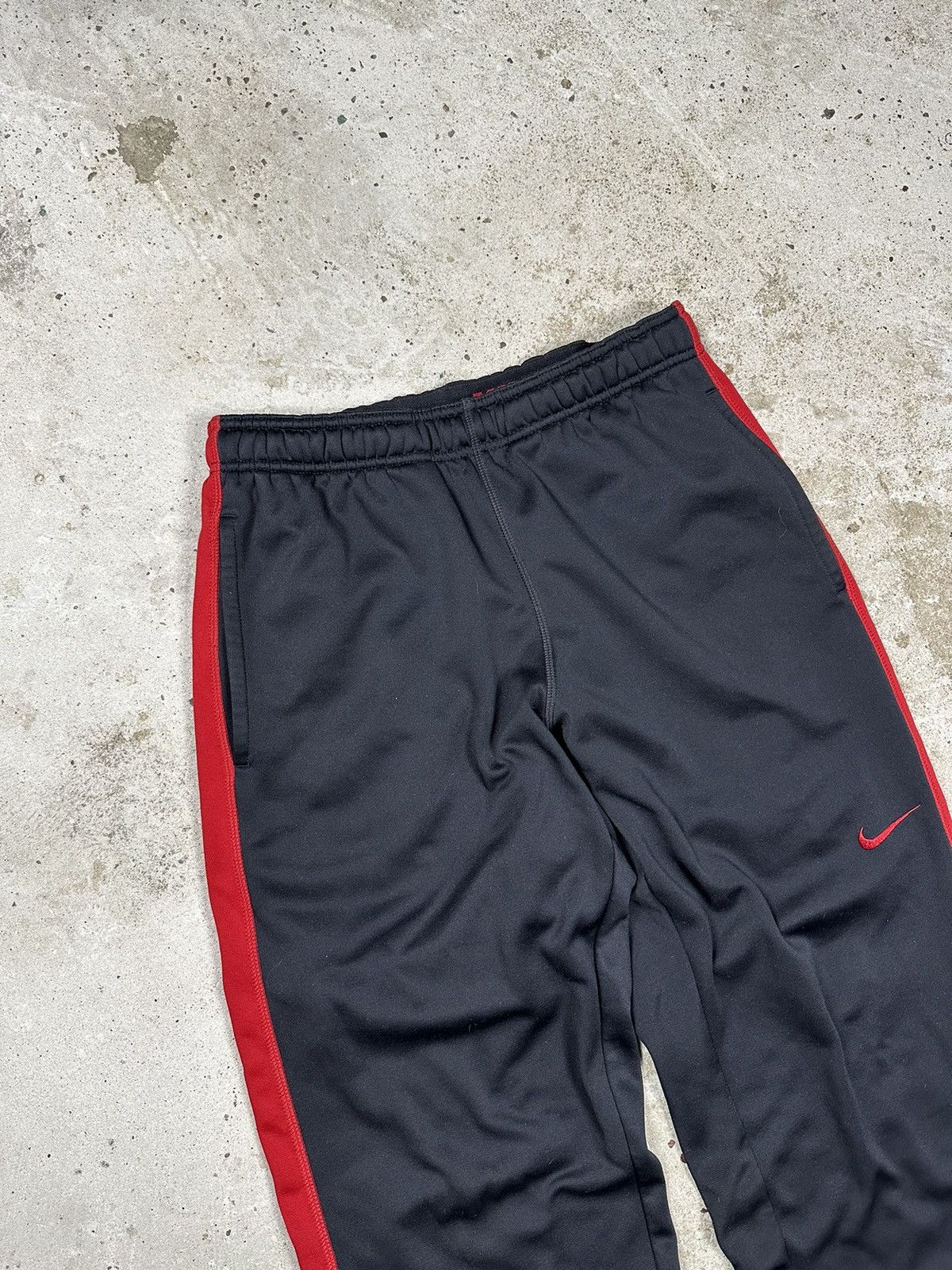 Nike ‼️ Vintage y2k Nike Black Track Pants Swoosh Therma Fit Strip Size US 32 / EU 48 - 5 Thumbnail