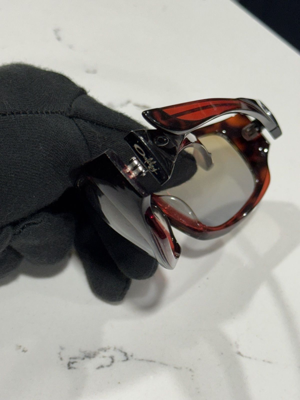 Oakley Vintage Oakley Disobey Red Tortoise Y2K Wrap Frames Rare Size ONE SIZE - 8 Thumbnail