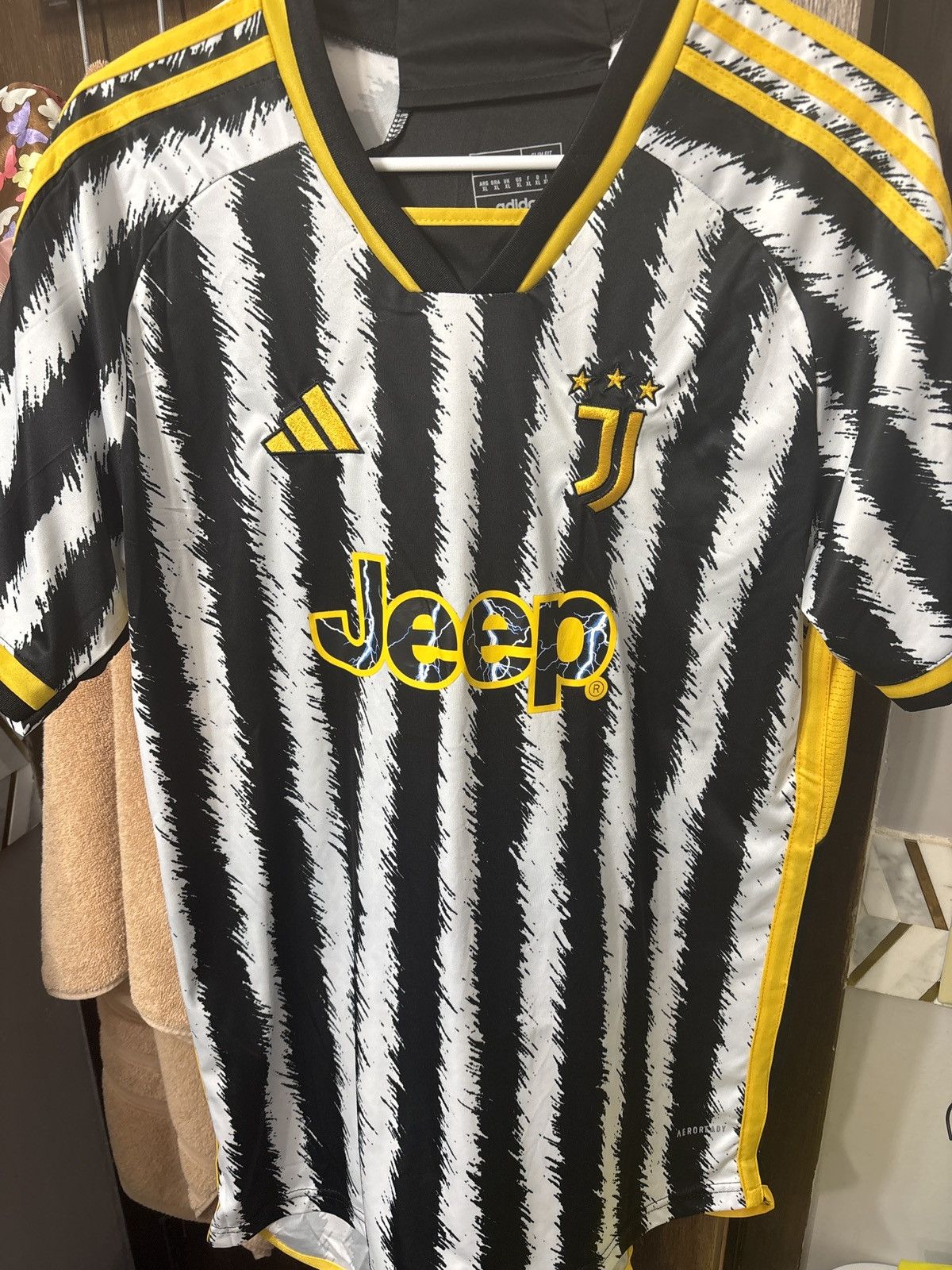 Adidas “23-24” Juventus home jerseys Size US L / EU 52-54 / 3 - 1 Thumbnail