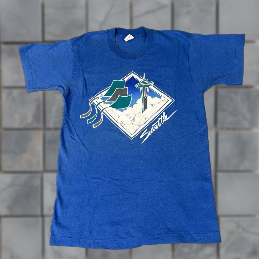 Fruit Of The Loom VINTAGE Seattle Space Needle T Shirt Adult M Blue Cotton Fruit of the Loom 90s Size US M / EU 48-50 / 2 - 1 Thumbnail