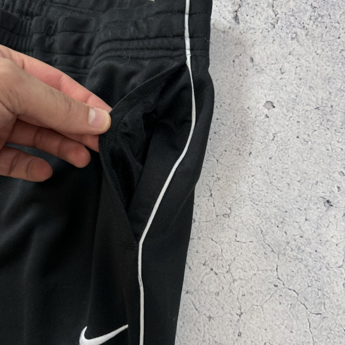 Nike × Vintage Nike Track Vintage Pants With Piping Sweatpants Nylon Y2K Size US 34 / EU 50 - 5 Thumbnail