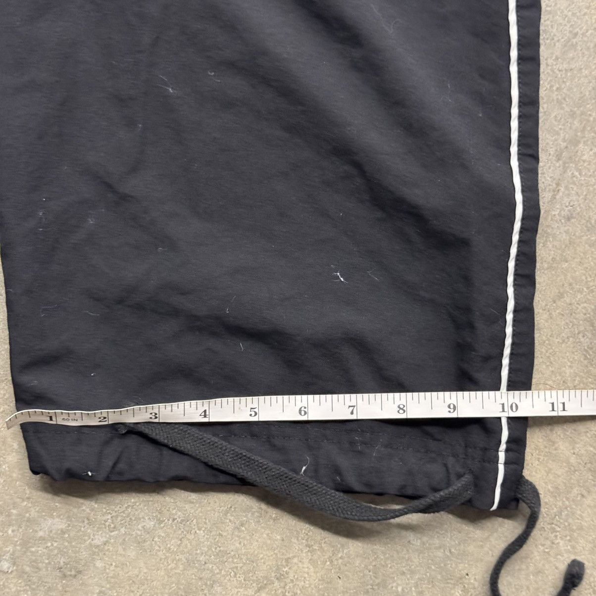 Nike Vintage 90s Y2K Nike Baggy Nylon Shorts Black Size XL 36 Size US 36 / EU 52 - 5 Thumbnail