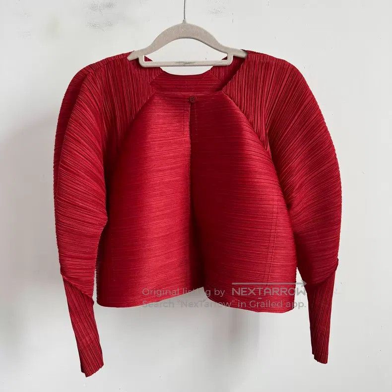 Issey Miyake Issey Miyake Red Long Sleeve Size L / US 10 / IT 46 - 1 Thumbnail