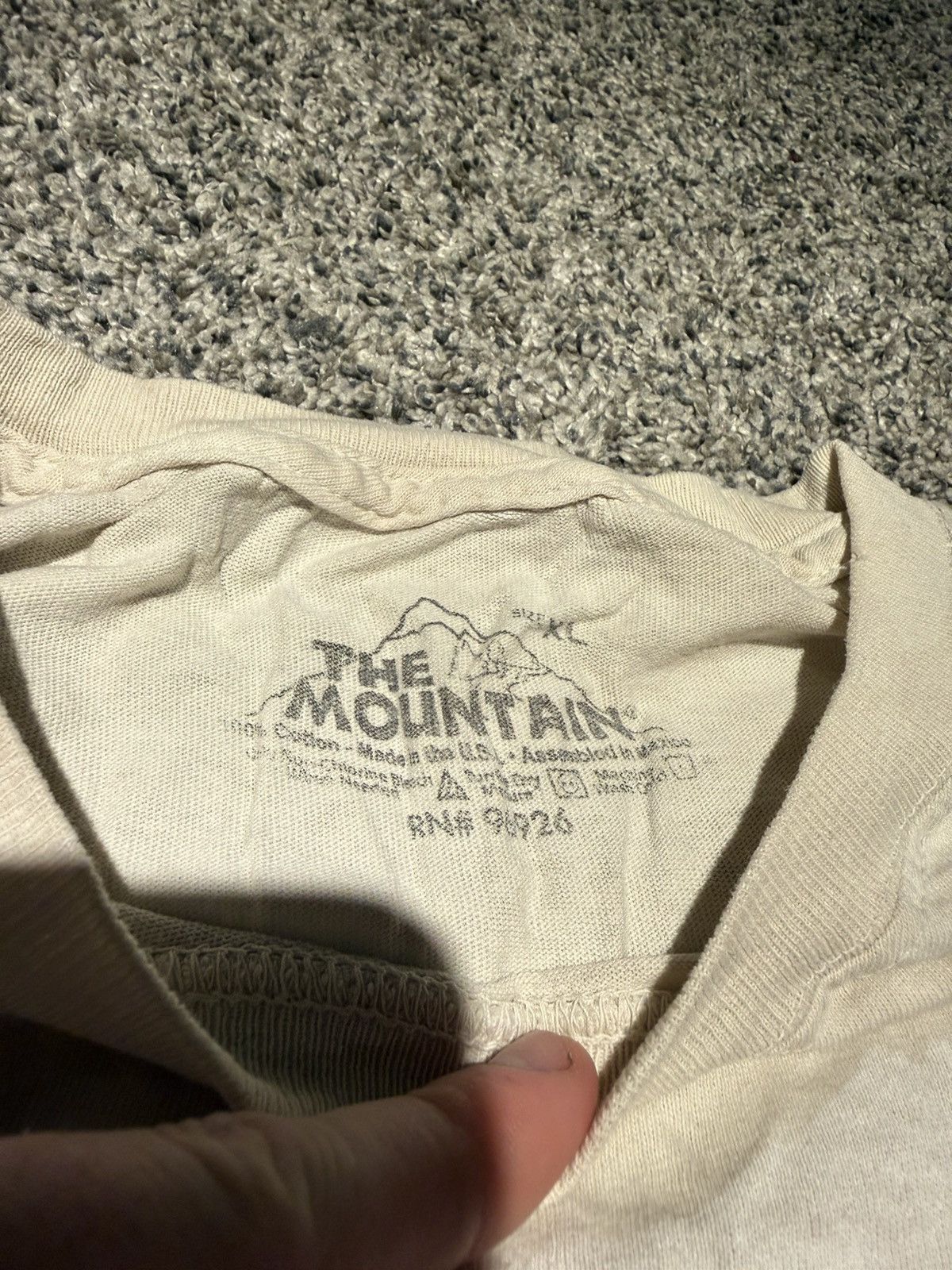 The Mountain 2002 The Mountain eagle graphic tee. Vintage faded Size US XL / EU 56 / 4 - 3 Thumbnail