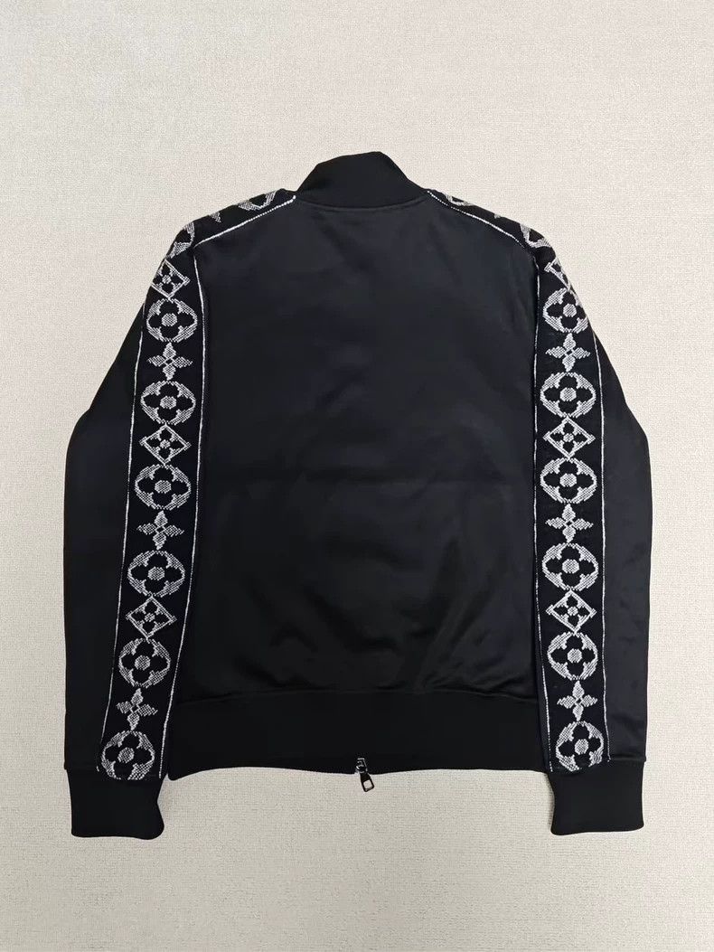 Louis Vuitton Louis Vuitton Logo monogrammed zippered blazer jacket 2503 Size US S / EU 44-46 / 1 - 2 Thumbnail