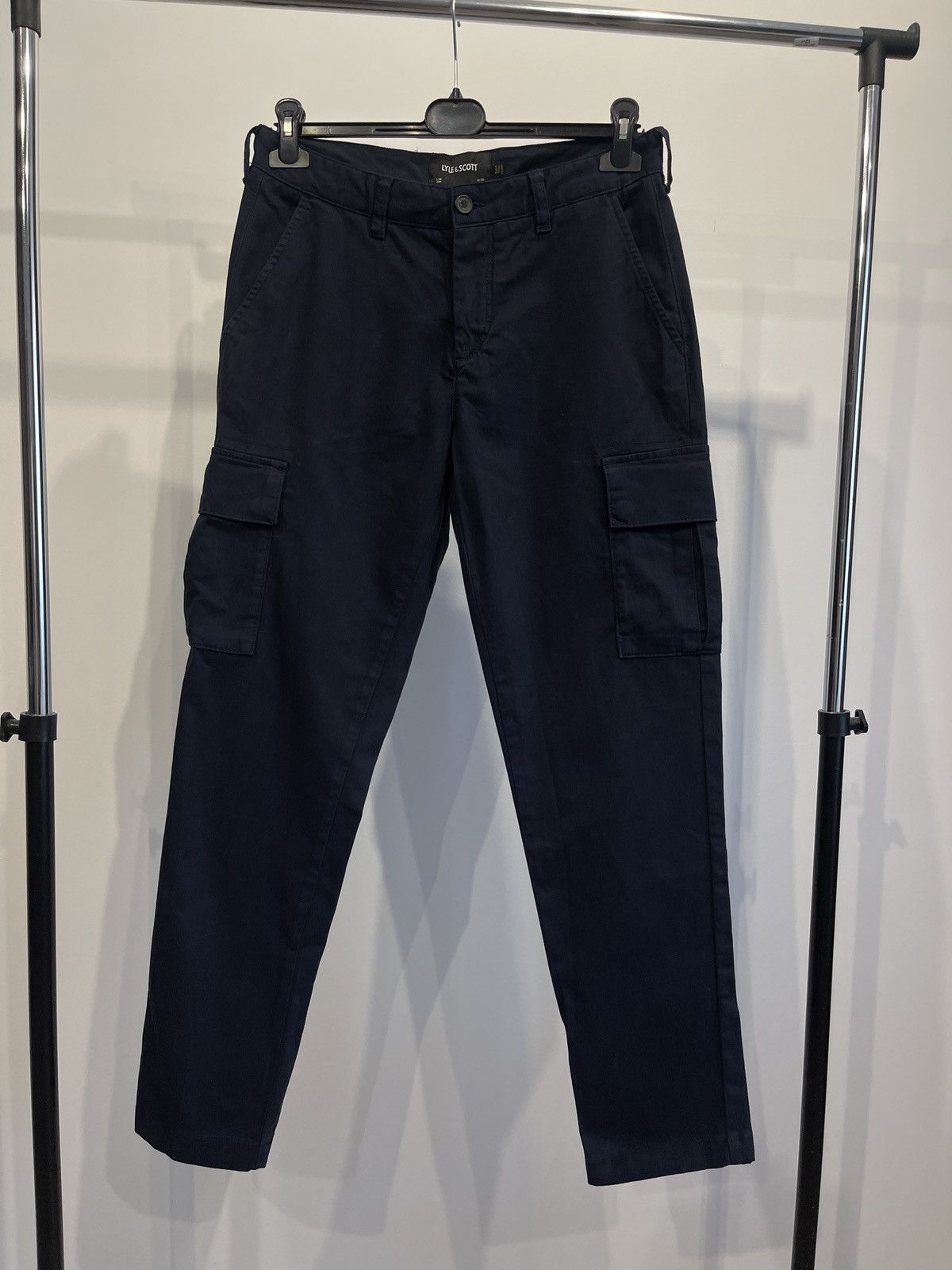 Lyle & Scott Lyle & Scott Slim Cargo Trousers Navy Blue 30/30 Size US 30 / EU 46 - 1 Thumbnail