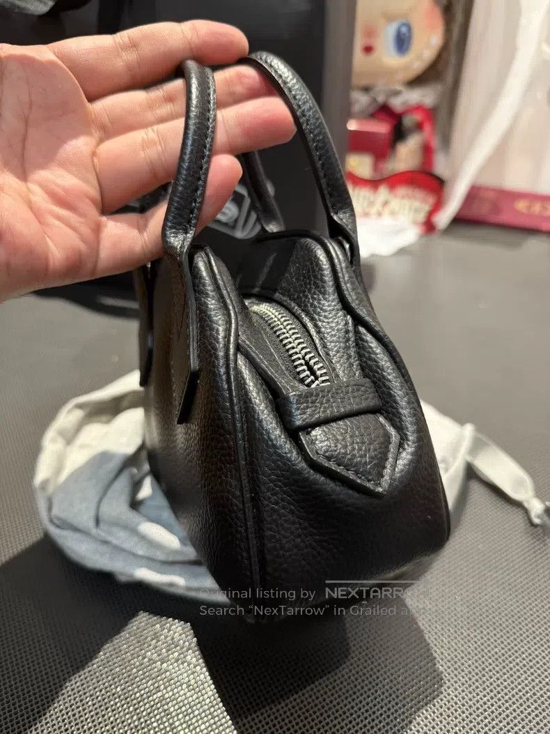 Vivienne Westwood Vivienne Westwood size os Black Textured Bowling Bag Size ONE SIZE - 5 Thumbnail