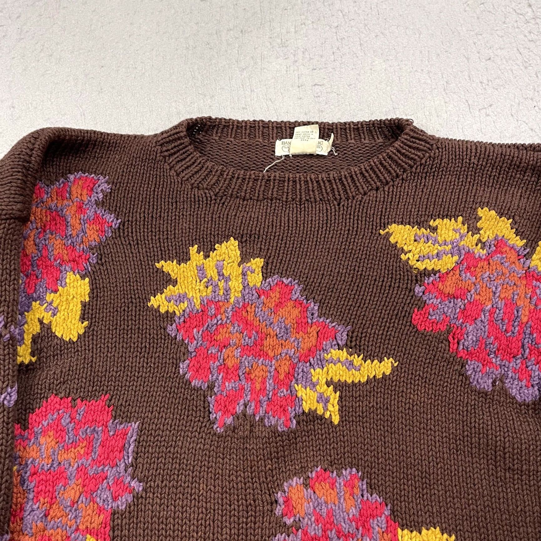 Banana Republic VINTAGE Banana Republic Sweater Womens M Brown Floral Hand Knit Grandma 80s Size M / US 6-8 / IT 42-44 - 2 Thumbnail