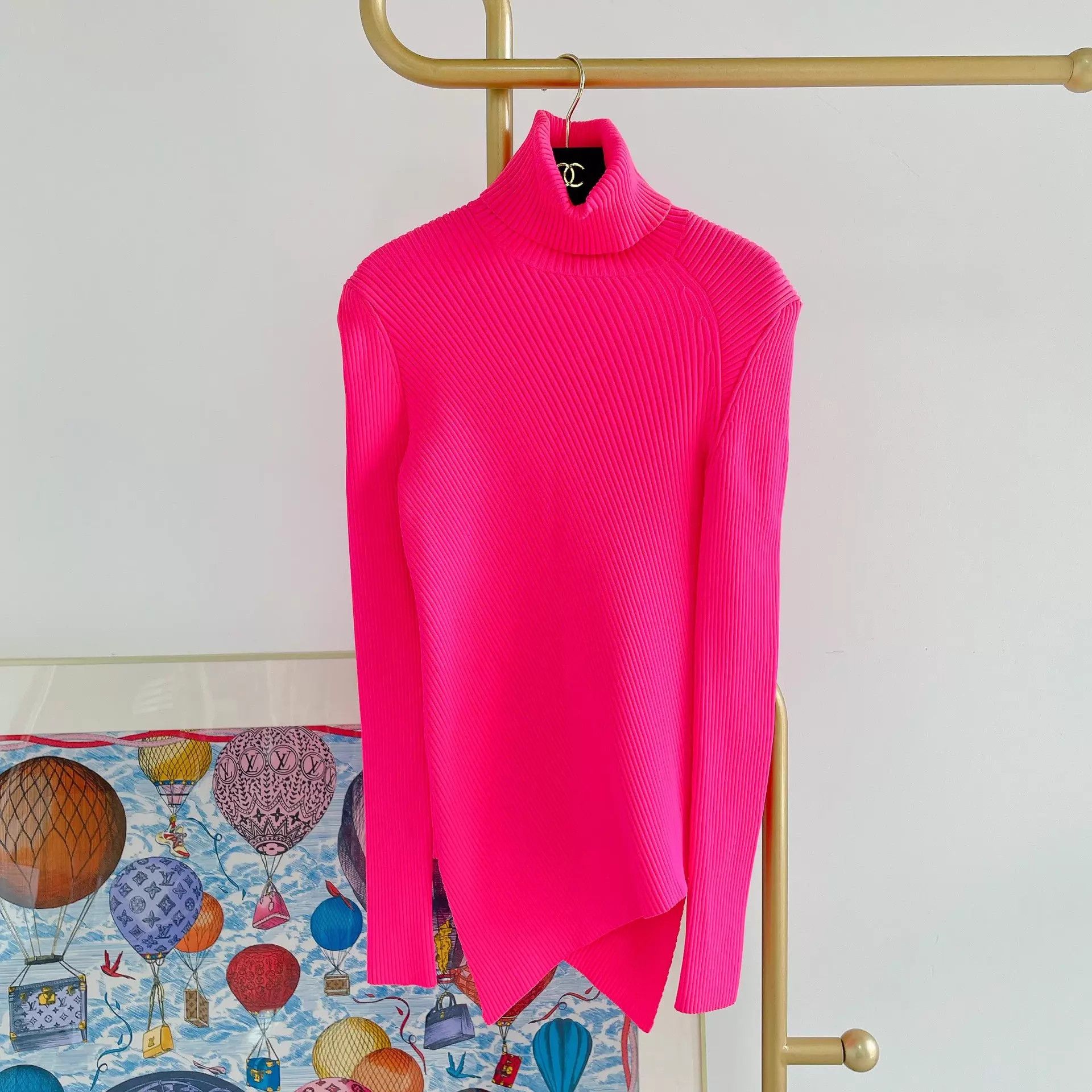 Balenciaga Balenciaga fluorescent pink top 40 EU Size S / US 4 / IT 40 - 1 Thumbnail