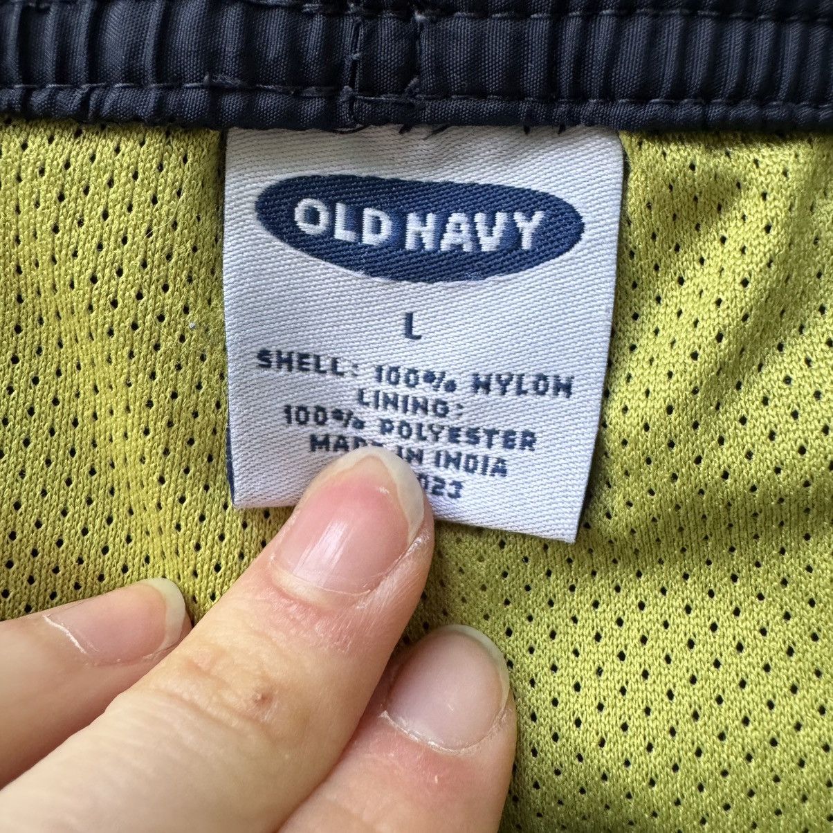 Old Navy Vintage Old Navy Nylon Windbreaker Pants Size US 37 - 6 Thumbnail
