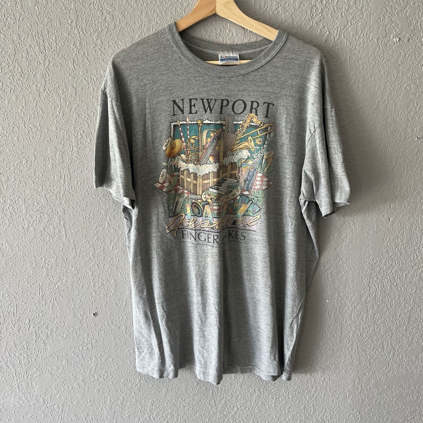 Hanes Vintage 80’s Newport Finger Lakes Jazz Tshirt Men’s XL Singl Size US XL / EU 56 / 4 - 1 Thumbnail