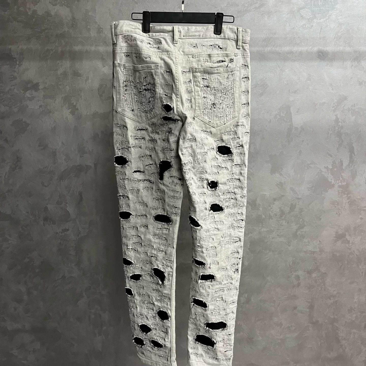Givenchy Givenchy Beige Distressed Slim Jeans Size US 33 - 5 Thumbnail