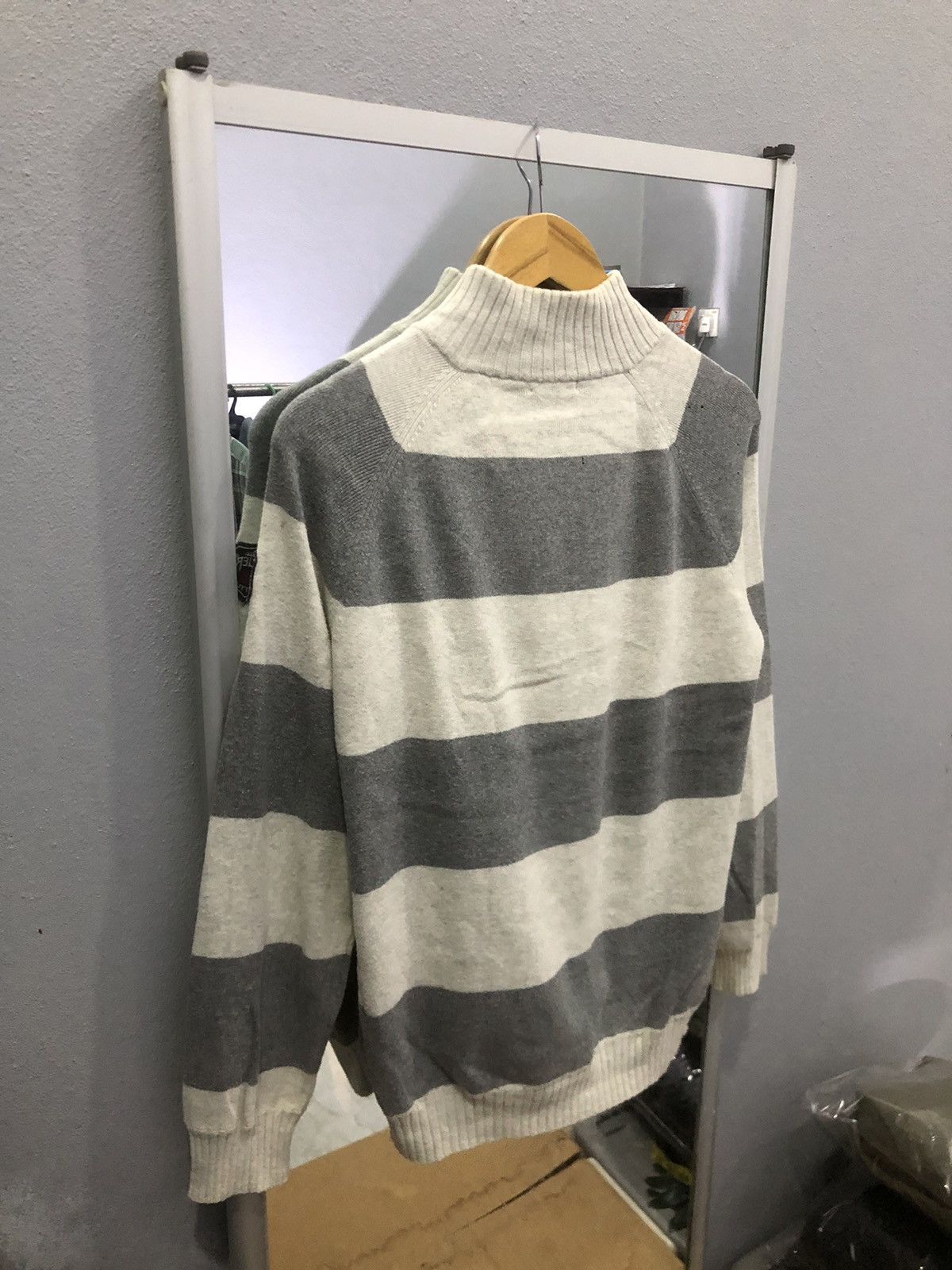 Eddie Bauer × Japanese Brand Vintage Eddie Bauer Striped distressed Sweatshirt Size US S / EU 44-46 / 1 - 14 Thumbnail
