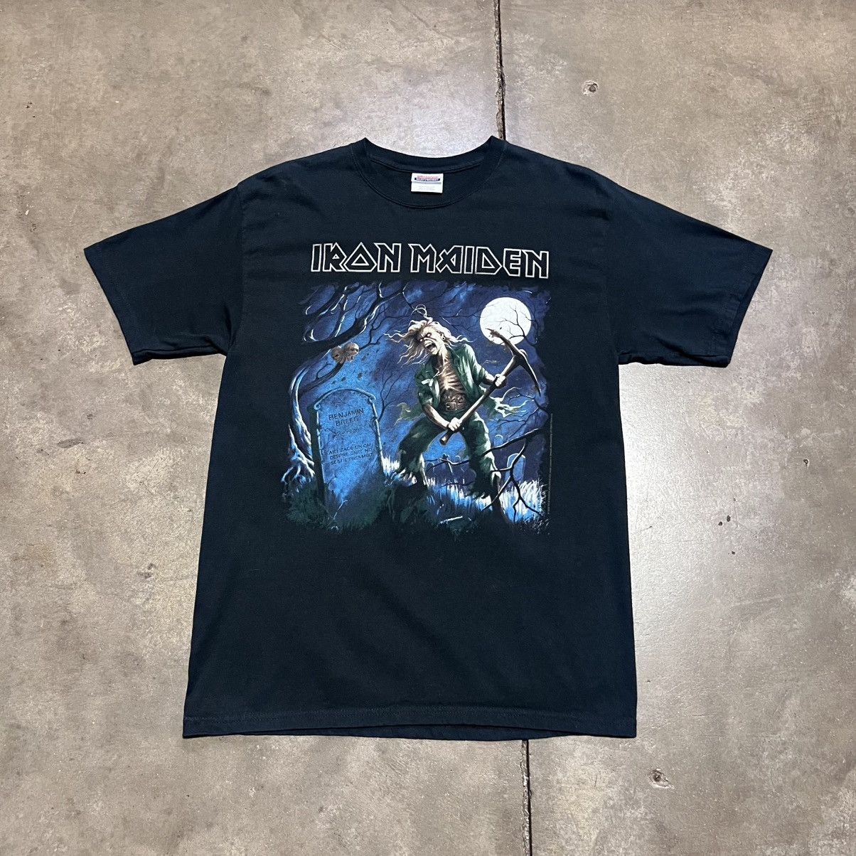 Iron Maiden Vintage Iron Maiden Band Tee Here Lies a Man Y2K Grunge Punk Size US M / EU 48-50 / 2 - 1 Thumbnail