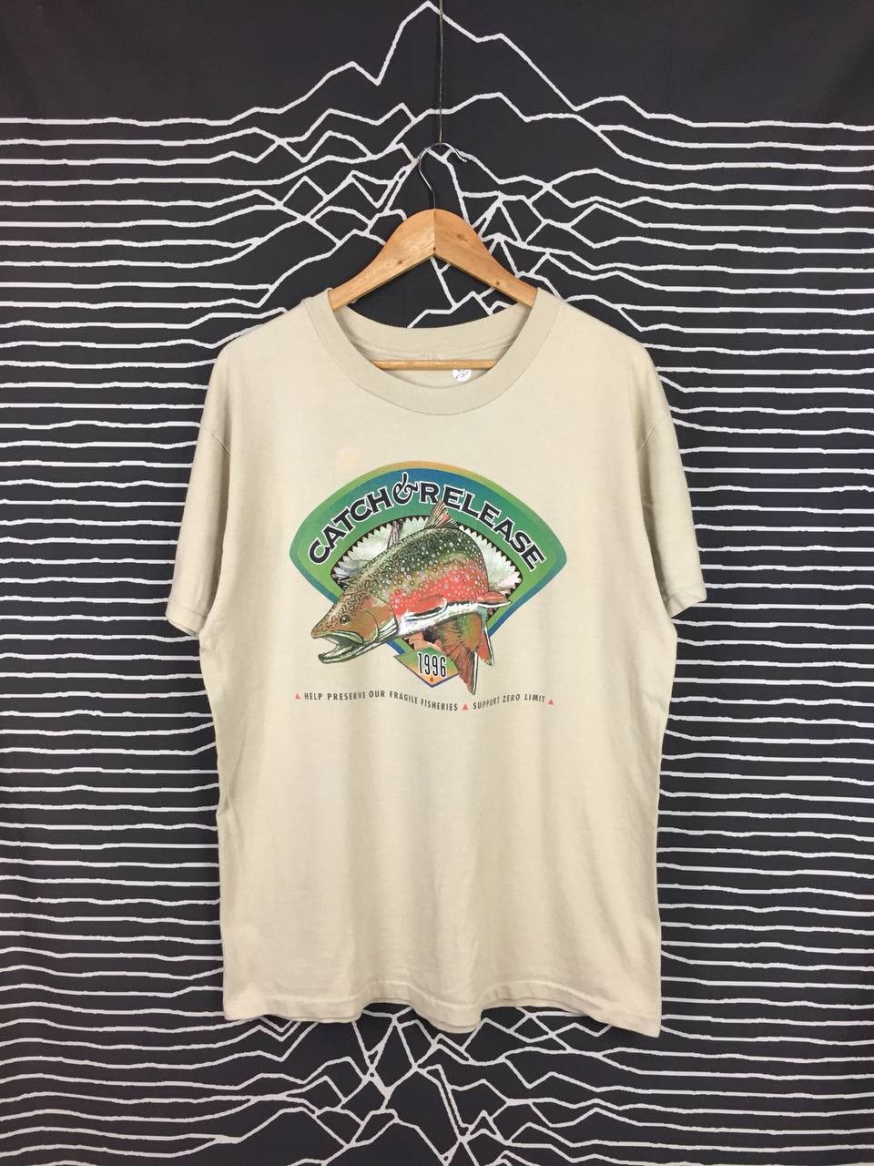 Vintage Vtg 90s Catch & Release Fish Single Stitch Tee Size US L / EU 52-54 / 3 - 1 Thumbnail