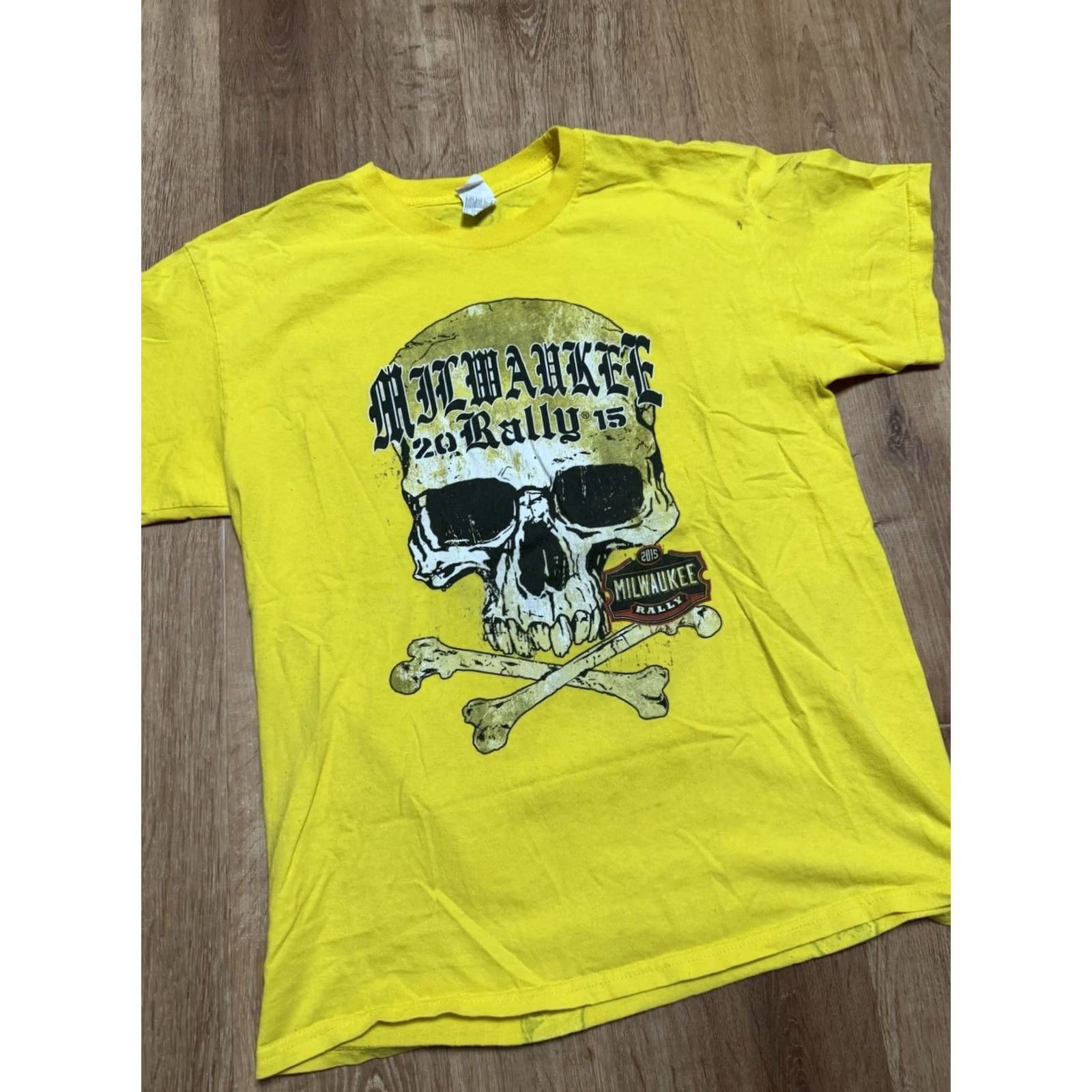 Gildan Milwaukee 2015 Bike Rally Wisconsin Biker Club Shirt Mens L Yellow Graphic Tee Size US L / EU 52-54 / 3 - 7 Thumbnail