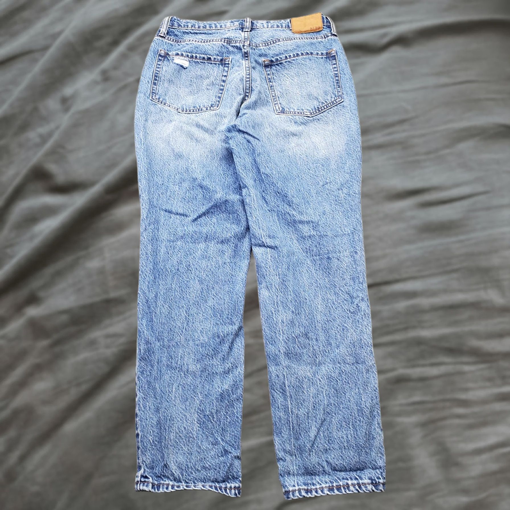 Vintage Aéropostale Mom Jeans Womens Size 6 Blue Denim Distressed Straight Leg RN154379 Size 28" / US 6 / IT 42 - 1 Thumbnail