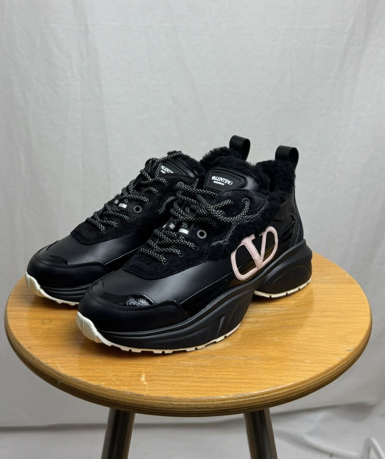 Valentino Valentino Shearling Sneakers Size US 7.5 / IT 37.5 - 1 Thumbnail