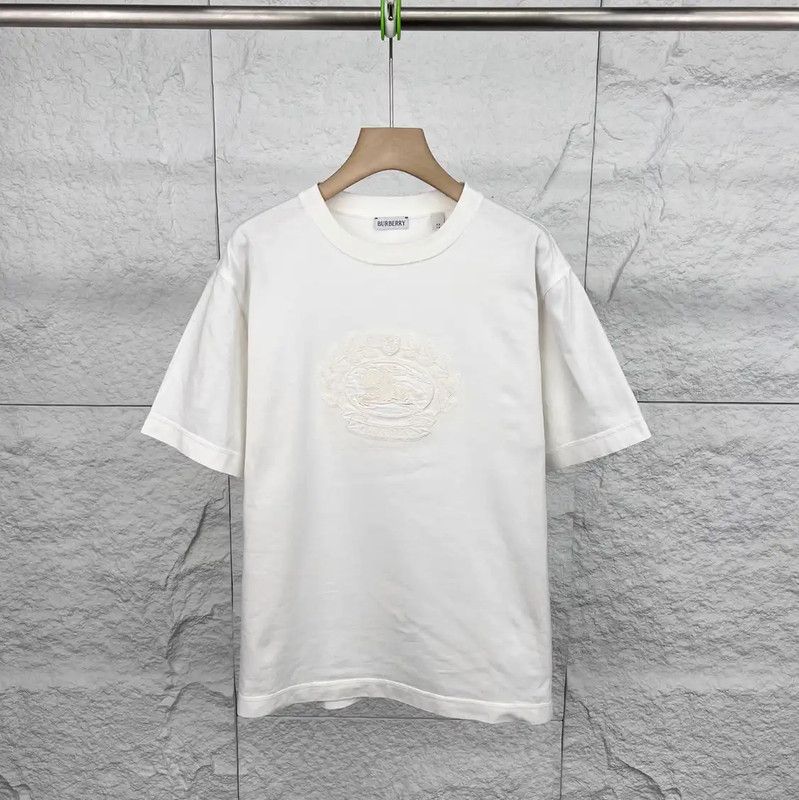 Burberry Burberry White Cotton Women's T-Shirt (XS) Size XS / US 0-2 / IT 36-38 - 1 Thumbnail