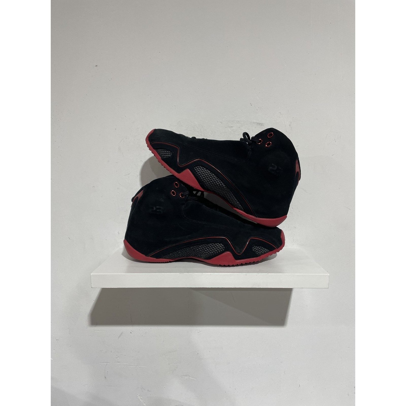 Jordan Brand NIKE JORDAN 21 BRED CDP 2008 SIZE 11.5 PREOWNED Size US 11.5 / EU 44-45 - 1 Thumbnail