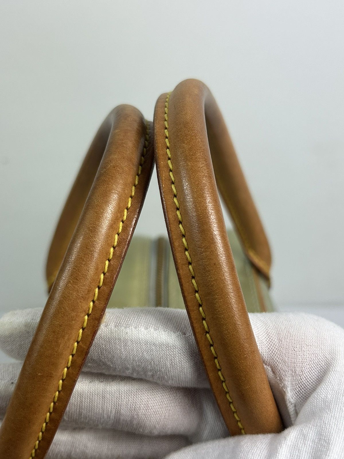 Louis Vuitton Louis Vuitton Mint Verni Hand Bag Size ONE SIZE - 5 Thumbnail