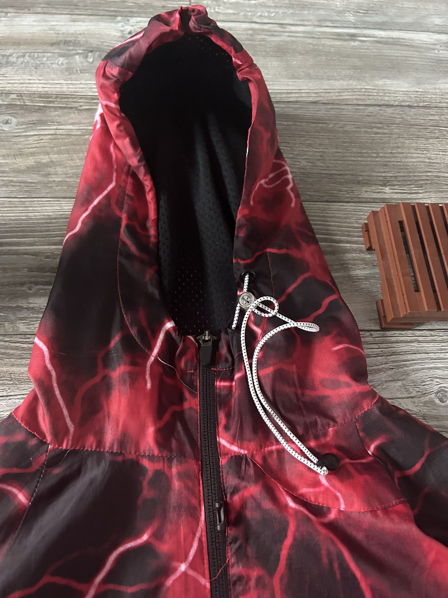 Nike Nike Windbreaker Jacket Red Lightning Print Hooded Vintage Size US S / EU 44-46 / 1 - 7 Thumbnail