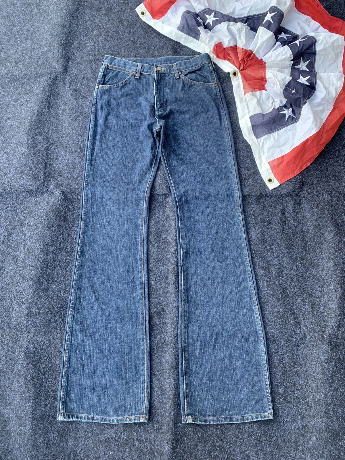 Wrangler Flared vintage Wrangler jeans. (29) Size US 28 / EU 44 - 2 Thumbnail
