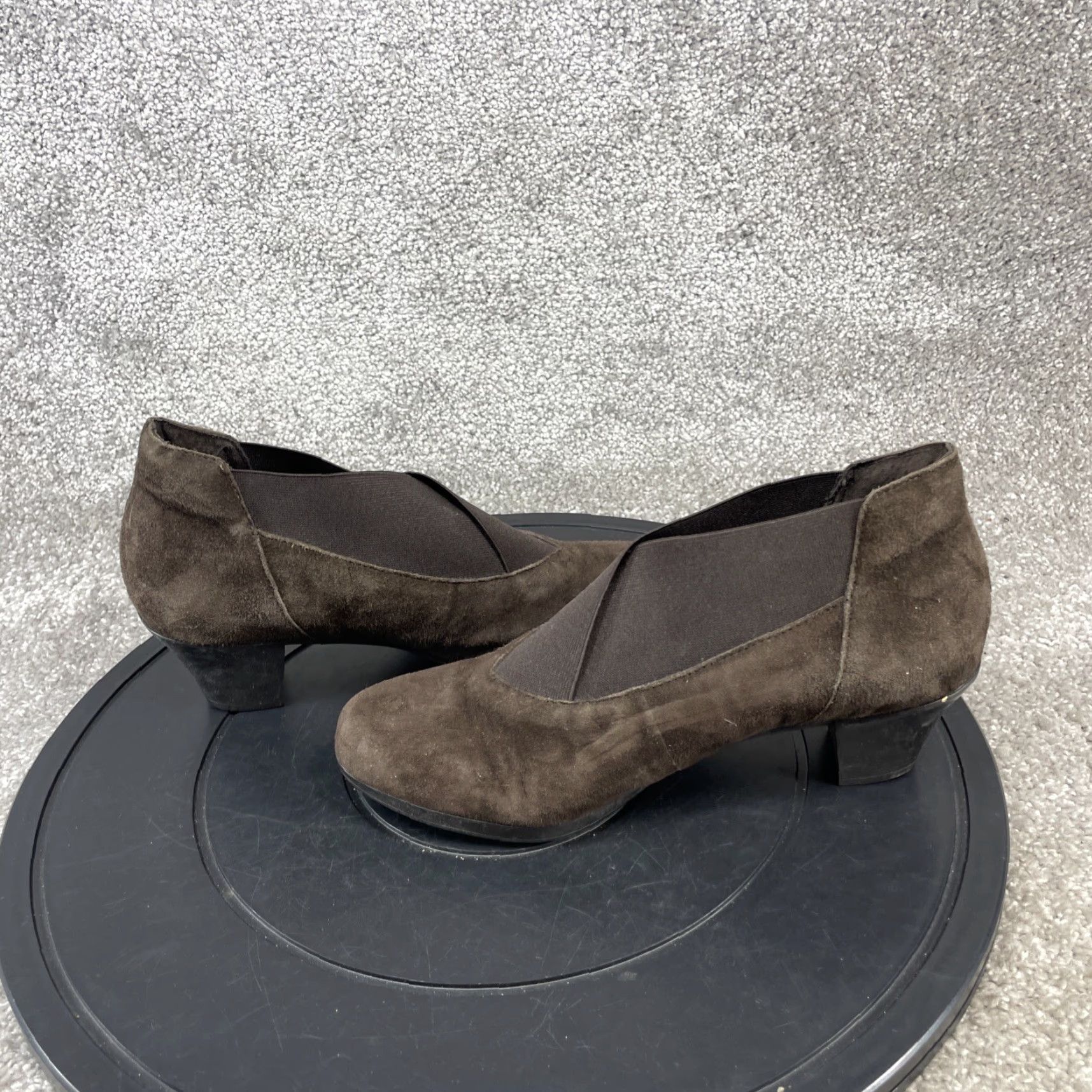 Vintage VINTAGE Munro Womens Bootie Size 7.5 W Brown Suede Casual Ankle Low Heel 2in Platform Leather Slip On Size US 7.5 / IT 37.5 - 7 Thumbnail