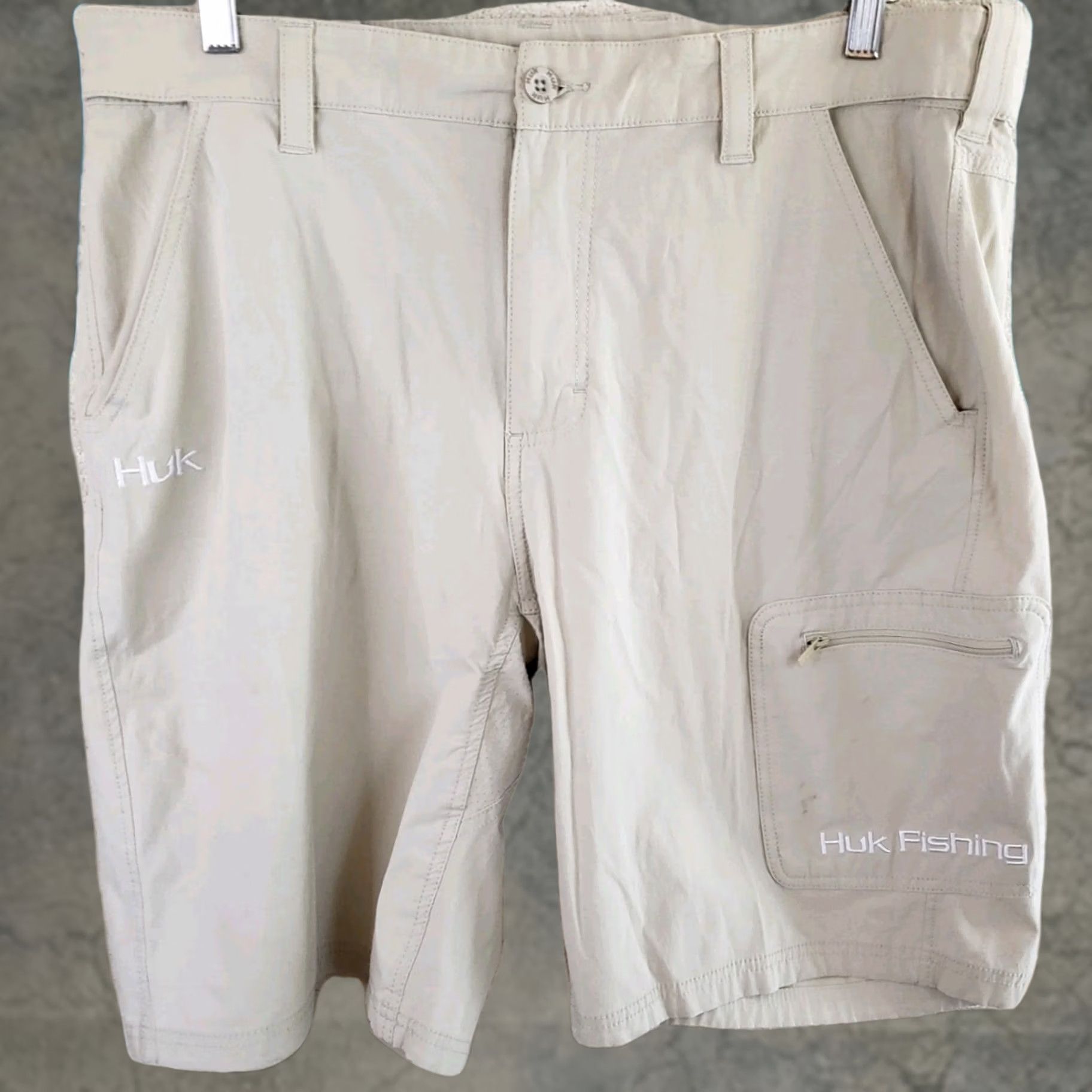 Vintage Huk Men’s XL Beige Next Level Performance Fishing Cargo Shorts Adjustable Waist Shirt? Size US 36 / EU 52 - 1 Thumbnail