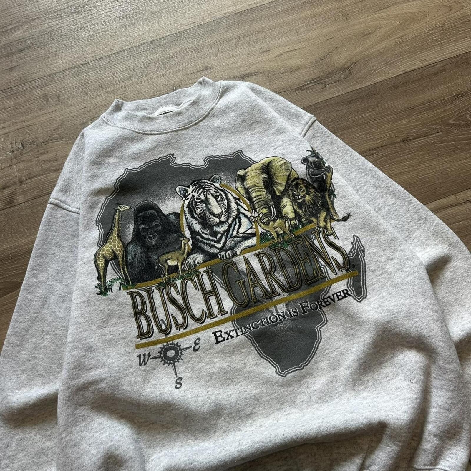 Other Vintage 90s Busch Gardens grey crewneck sweatshirt Size M Size US M / EU 48-50 / 2 - 2 Thumbnail