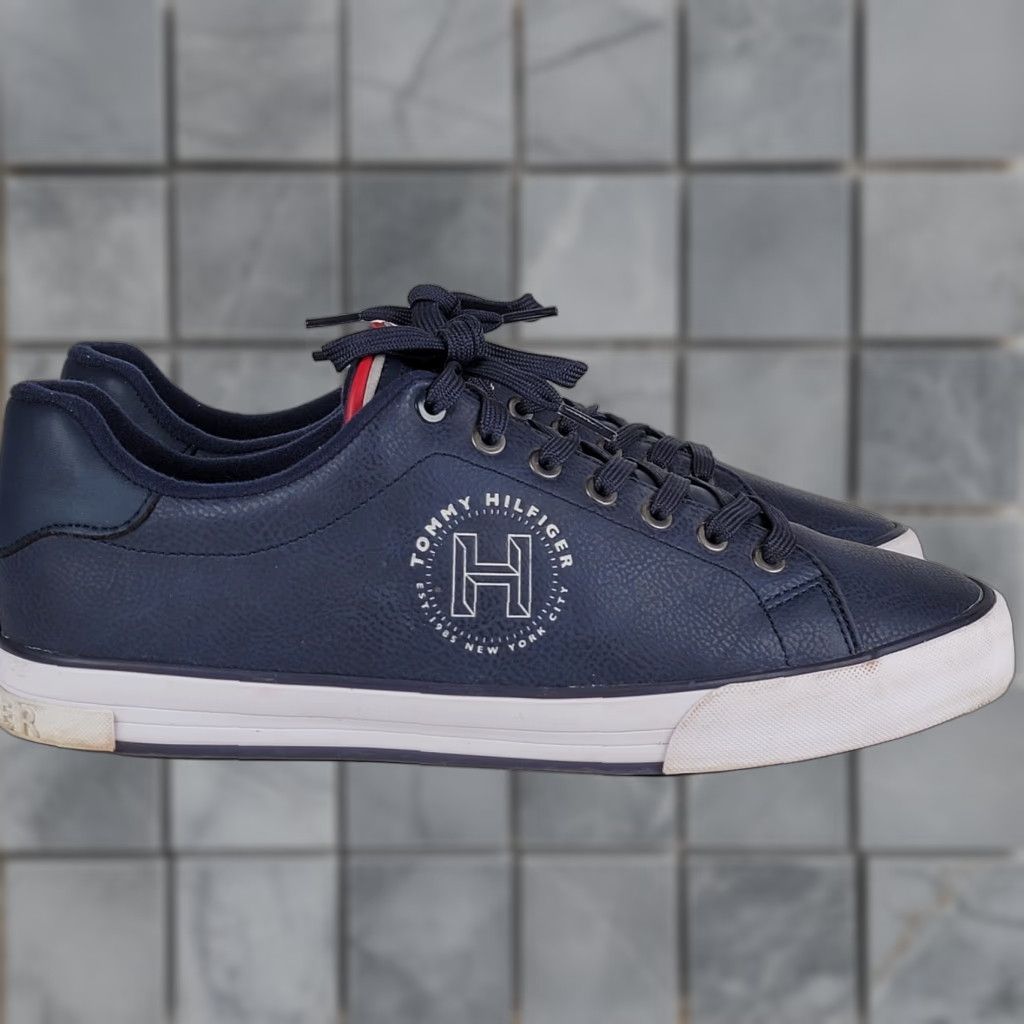 Tommy Hilfiger Tommy Hilfiger Shoes Mens 10.5 M Navy Blue 001 Low Top Sneakers Memory Foam Size US L / EU 52-54 / 3 - 1 Thumbnail