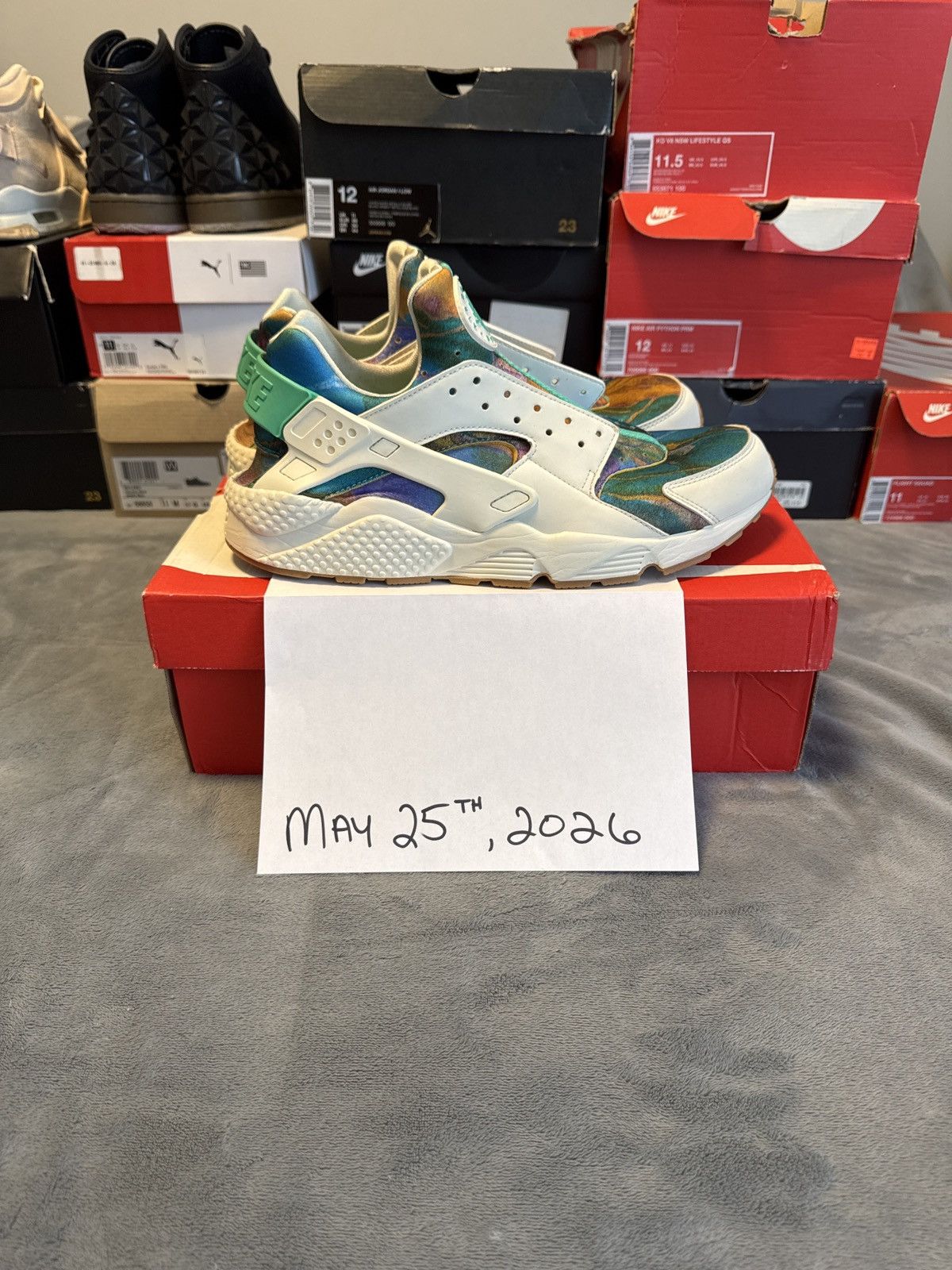 Nike NIKE AIR HUARACHE RUN PRINT Size US 12 / EU 45 - 9 Thumbnail