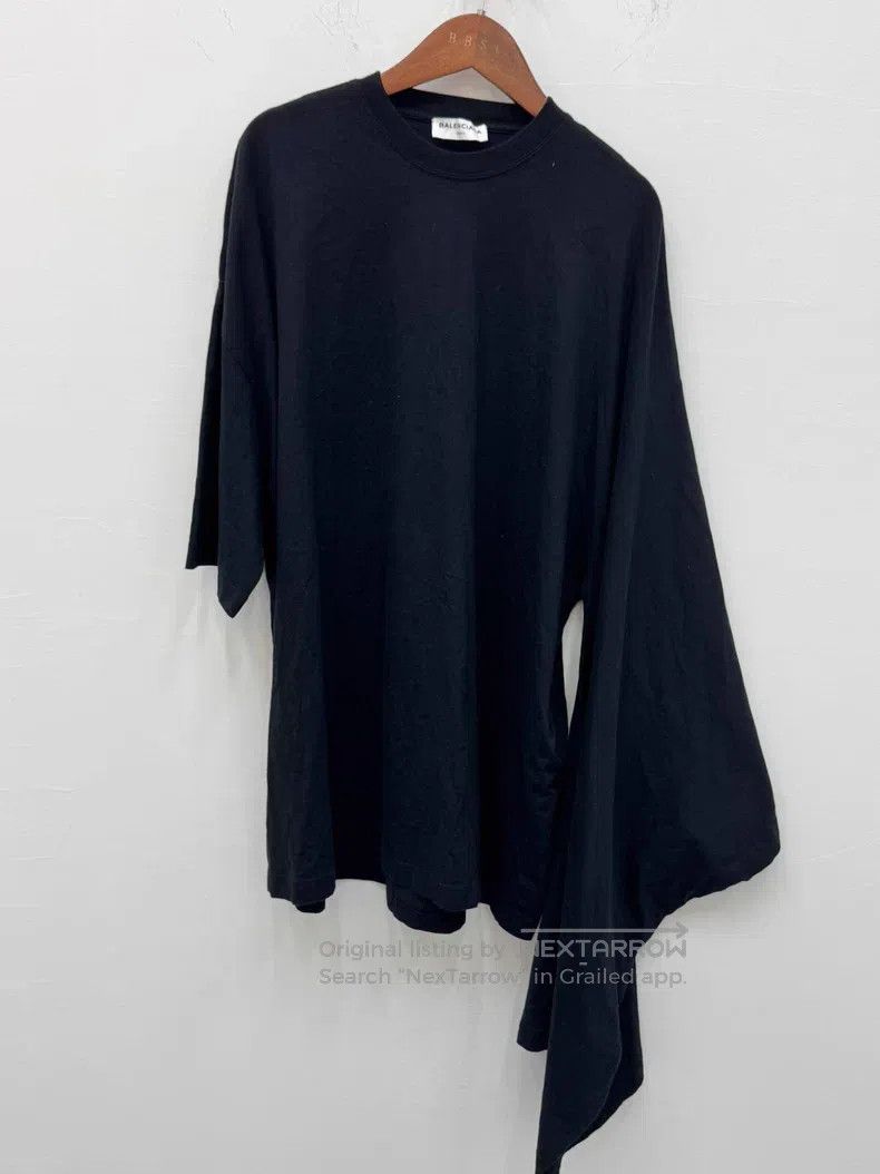 Balenciaga Balenciaga Black Asymmetrical Round Neck Short Sleeve, Siz Size US S / EU 44-46 / 1 - 1 Thumbnail
