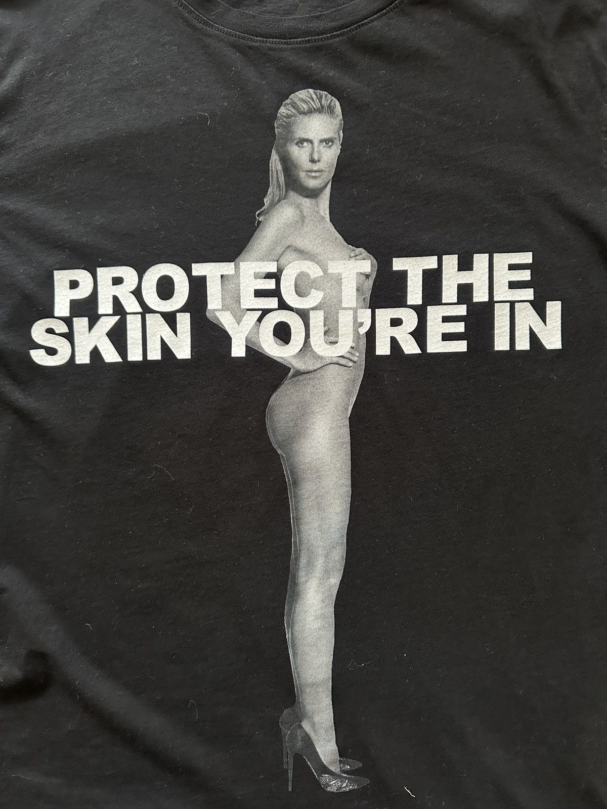 Marc Jacobs Marc Jacobs protect the skin you’re in tshirt Size L / US 10 / IT 46 - 2 Thumbnail