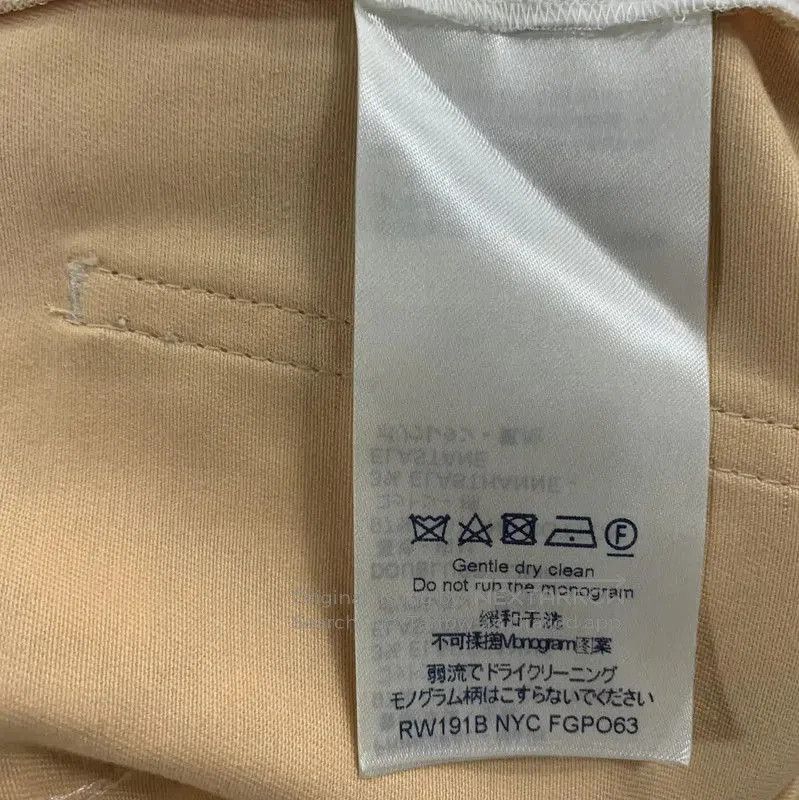 Louis Vuitton Louis Vuitton Khaki Women's Shorts . Size 22" - 4 Thumbnail