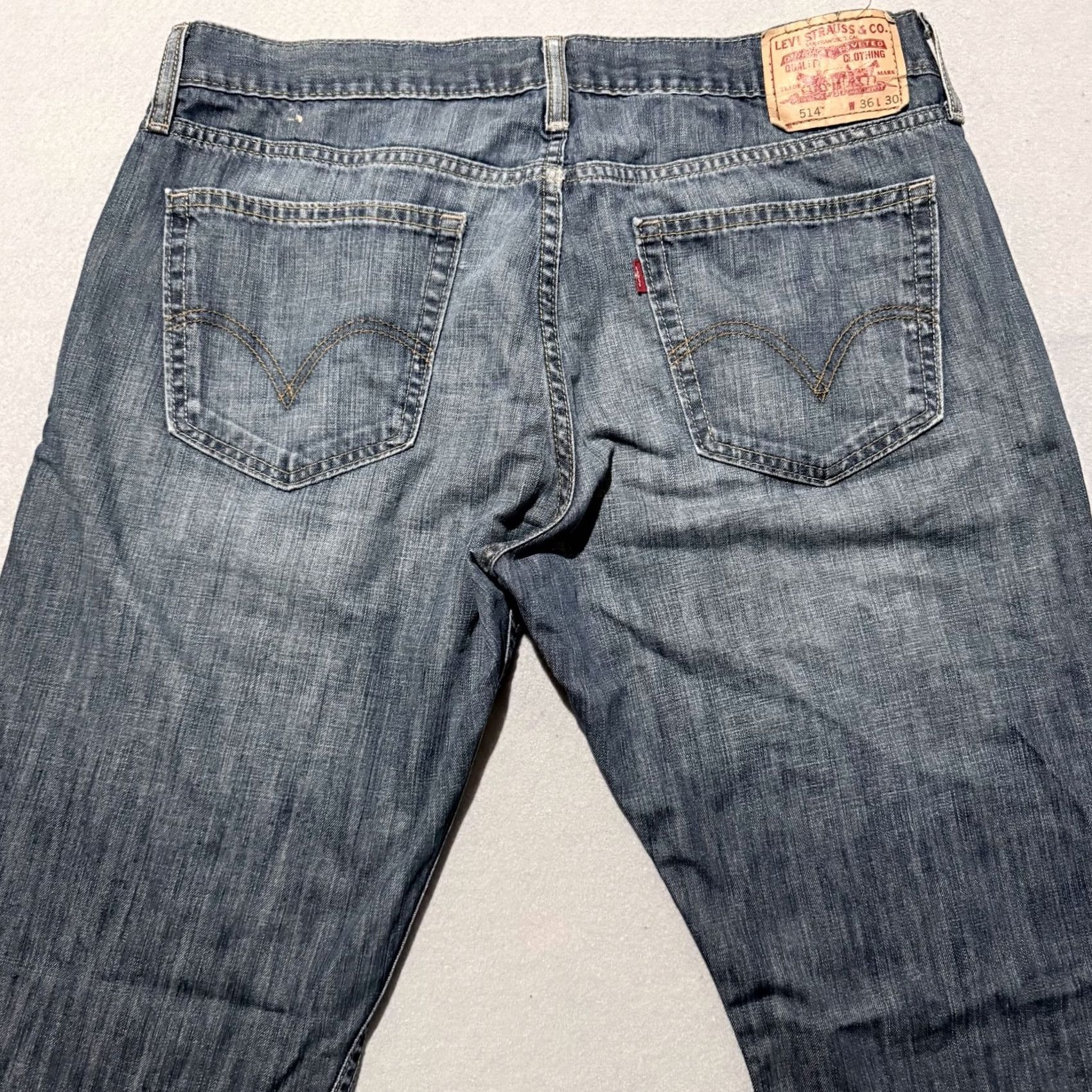 Levi's Levi's 514 Jeans Men Slim Straight Blue Denim Zip Fly 36x30 Distressed 5-Pocket Design Vintage N/A Size US 36 / EU 52 - 4 Thumbnail