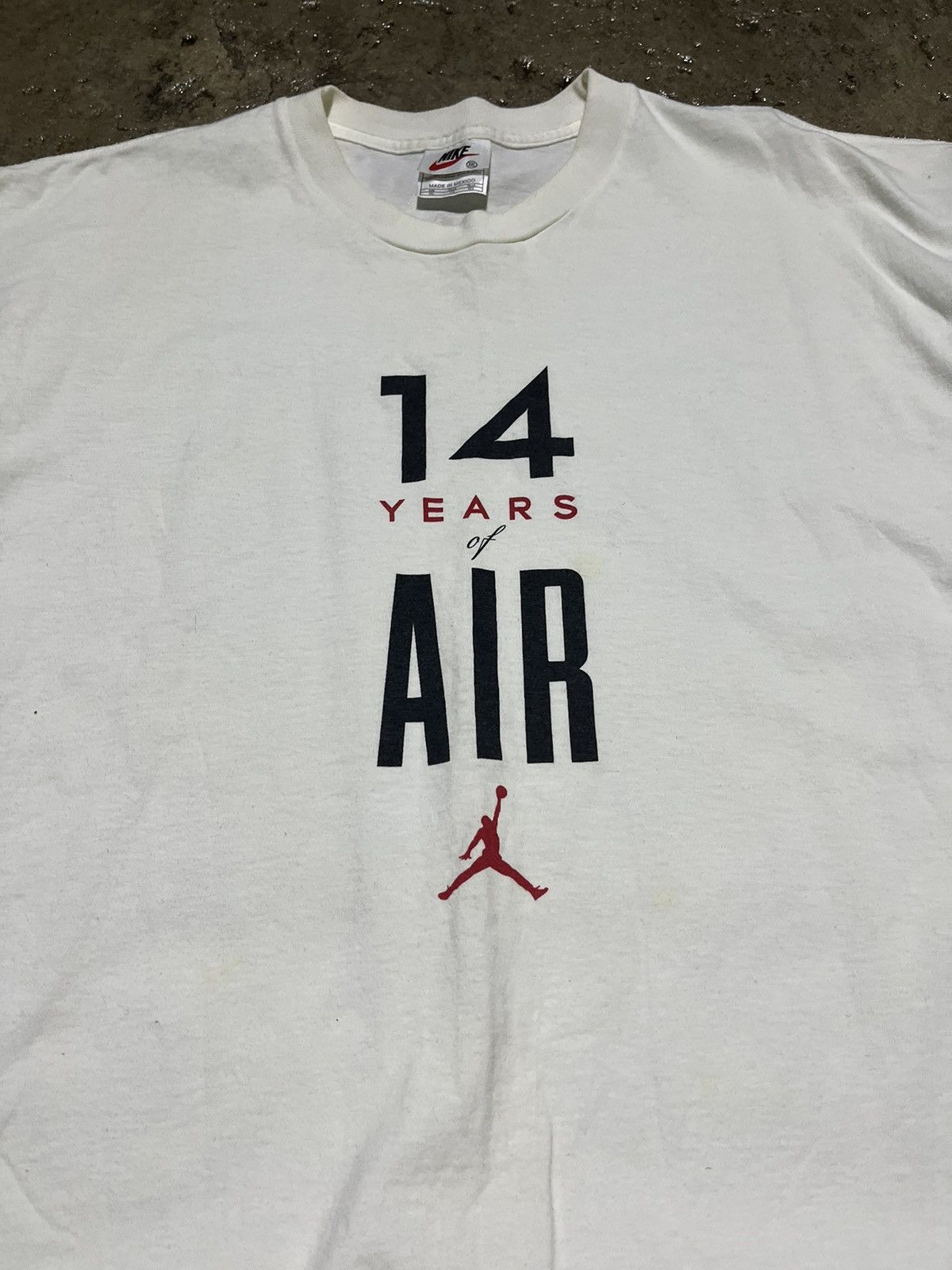 Jordan Brand × Nike × Vintage CRAZY VINTAGE 90s AIR JORDAN x NIKE WHITE NBA BULLS TEE Size US XXL / EU 58 / 5 - 4 Thumbnail