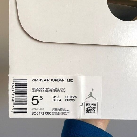 Jordan Brand Air Jordan 1 Mid Black Grey Red Sneakers - 5.5US, NIB Size US 5.5 / IT 35.5 - 8 Thumbnail