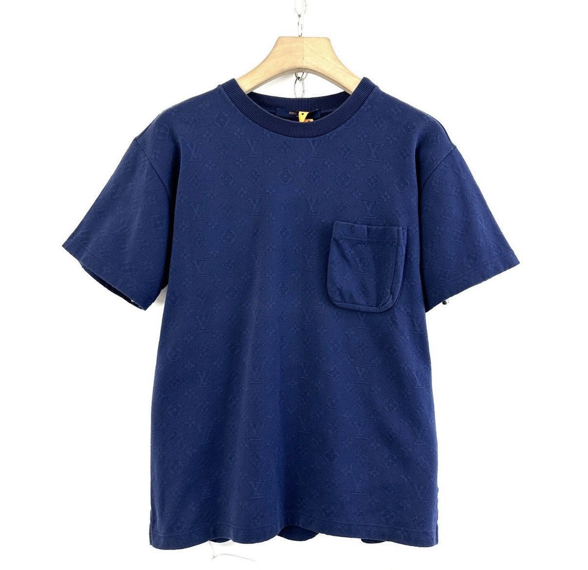 Louis Vuitton Blue Short-Sleeve Embossed Pattern T-Shirt with Pocket Size US S / EU 44-46 / 1 - 1 Thumbnail