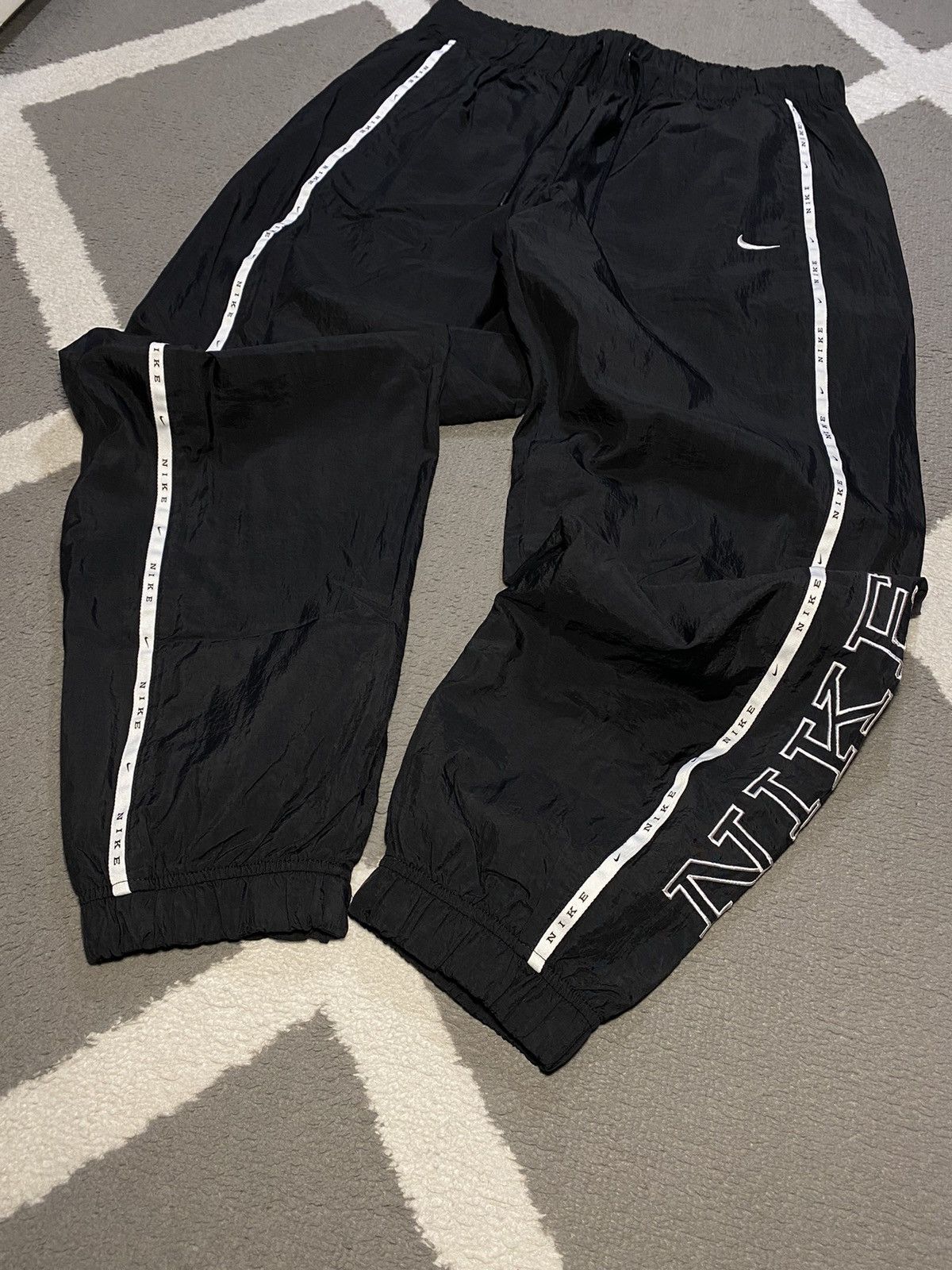 Nike × Vintage Nike swoosh Nylon Track Pants Sweatpants black womens M Size 26" / US 2 / IT 38 - 12 Thumbnail