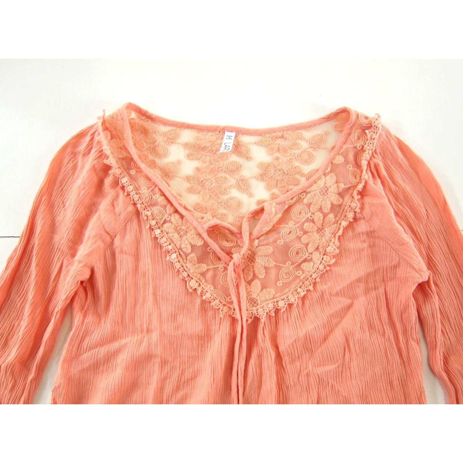 Vintage LAPIS Peach Embroidered 100% Rayon Long Sleeve Tunic Blouse M Women Shirt Bohemian 90s Flower Potent Peach chosen with Embroidered details Size M / US 6-8 / IT 42-44 - 5 Thumbnail
