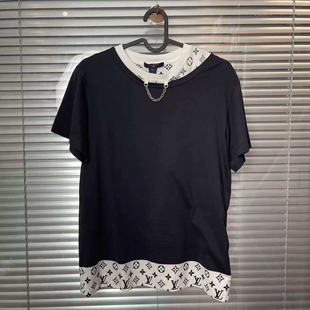 Louis Vuitton Louis Vuitton T-Shirt S Women Size S / US 4 / IT 40 - 1 Thumbnail