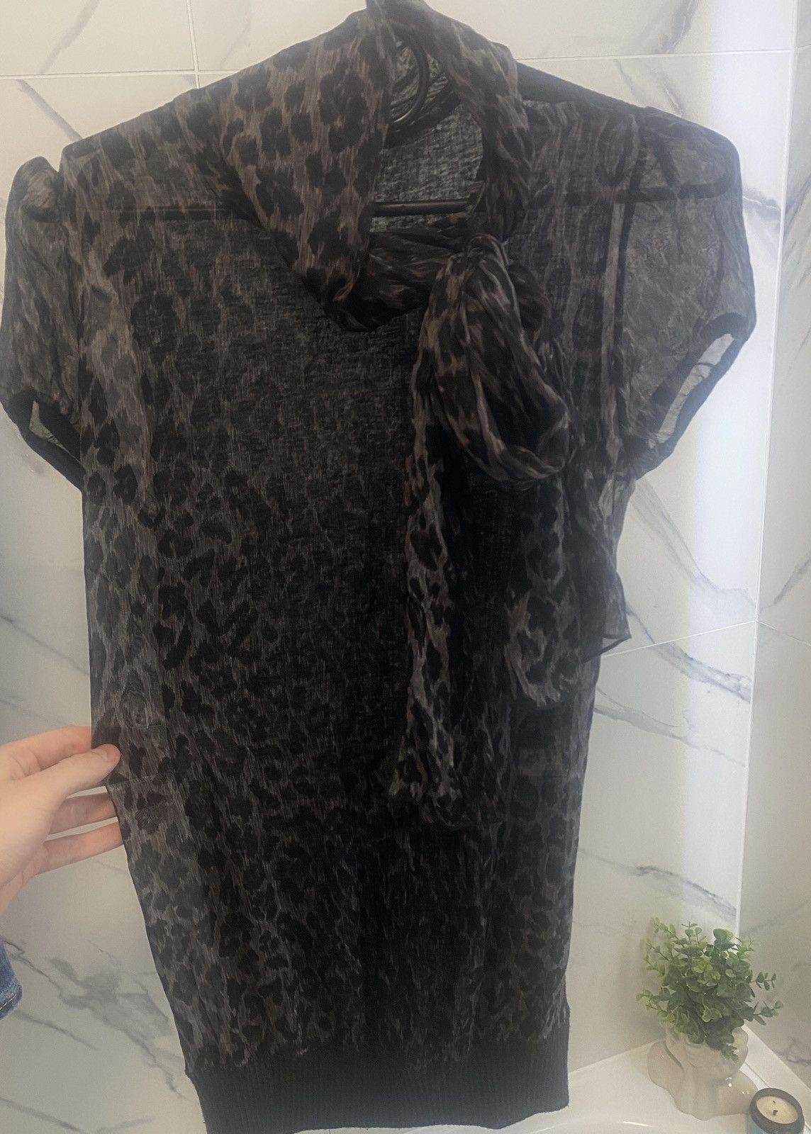 Dolce & Gabbana Luxury Dolce & gabbana blouses tunics with leopard print Size XS / US 0-2 / IT 36-38 - 1 Thumbnail