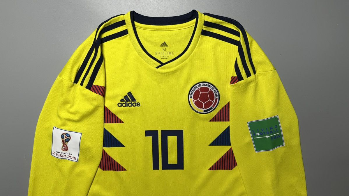 Vintage COLOMBIA ADIDAS 2018 WORLD CUP SOCCER HOME JERSEY #10 JAMES Size US M / EU 48-50 / 2 - 3 Thumbnail