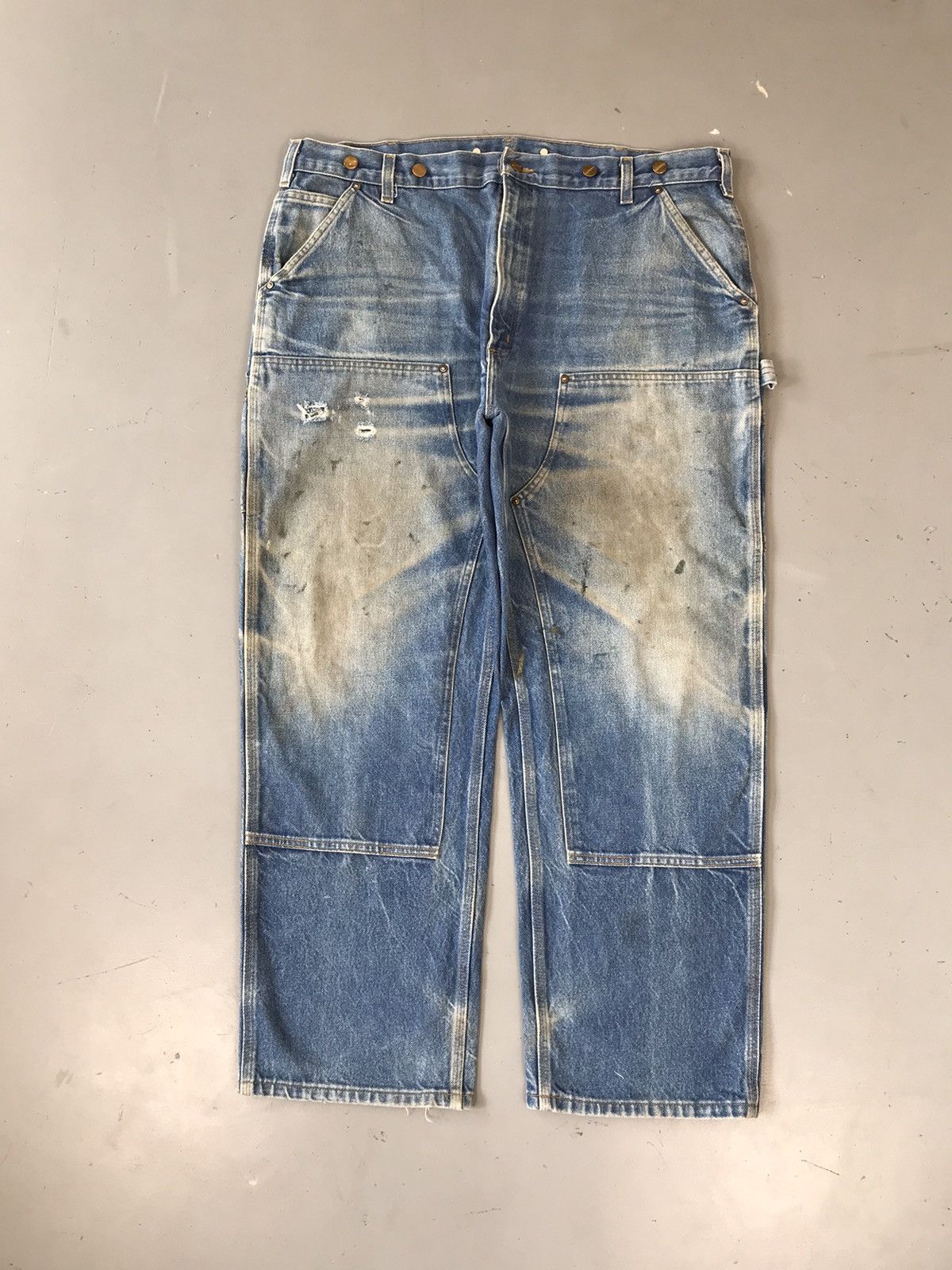 Sun faded Carhartt B07 DNM double knee denim
