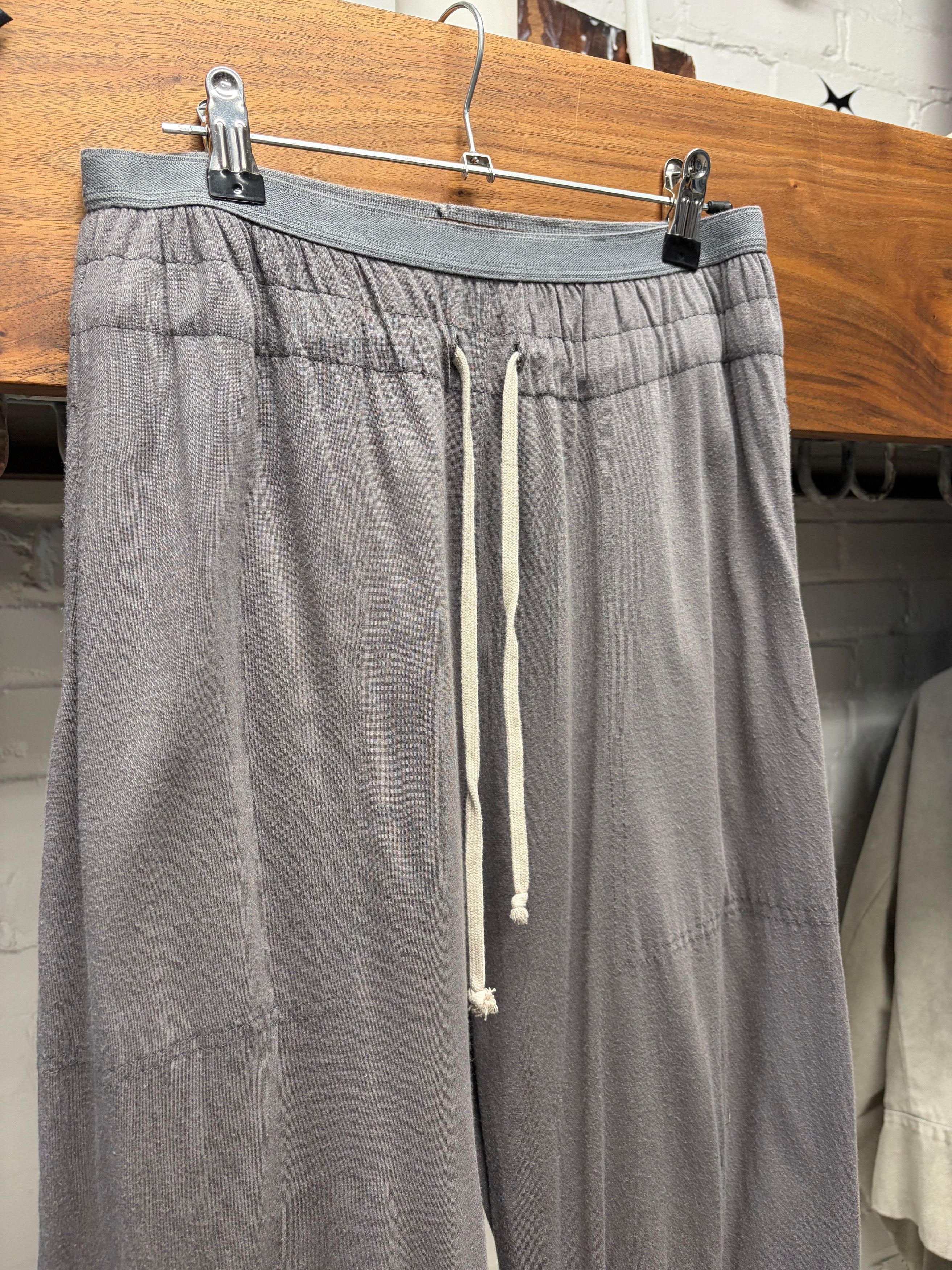 Rick Owens 2000s Rick Owens ‘Lilies’ Dust Brown Drop Crotch Pod Shorts Size 22" - 2 Thumbnail