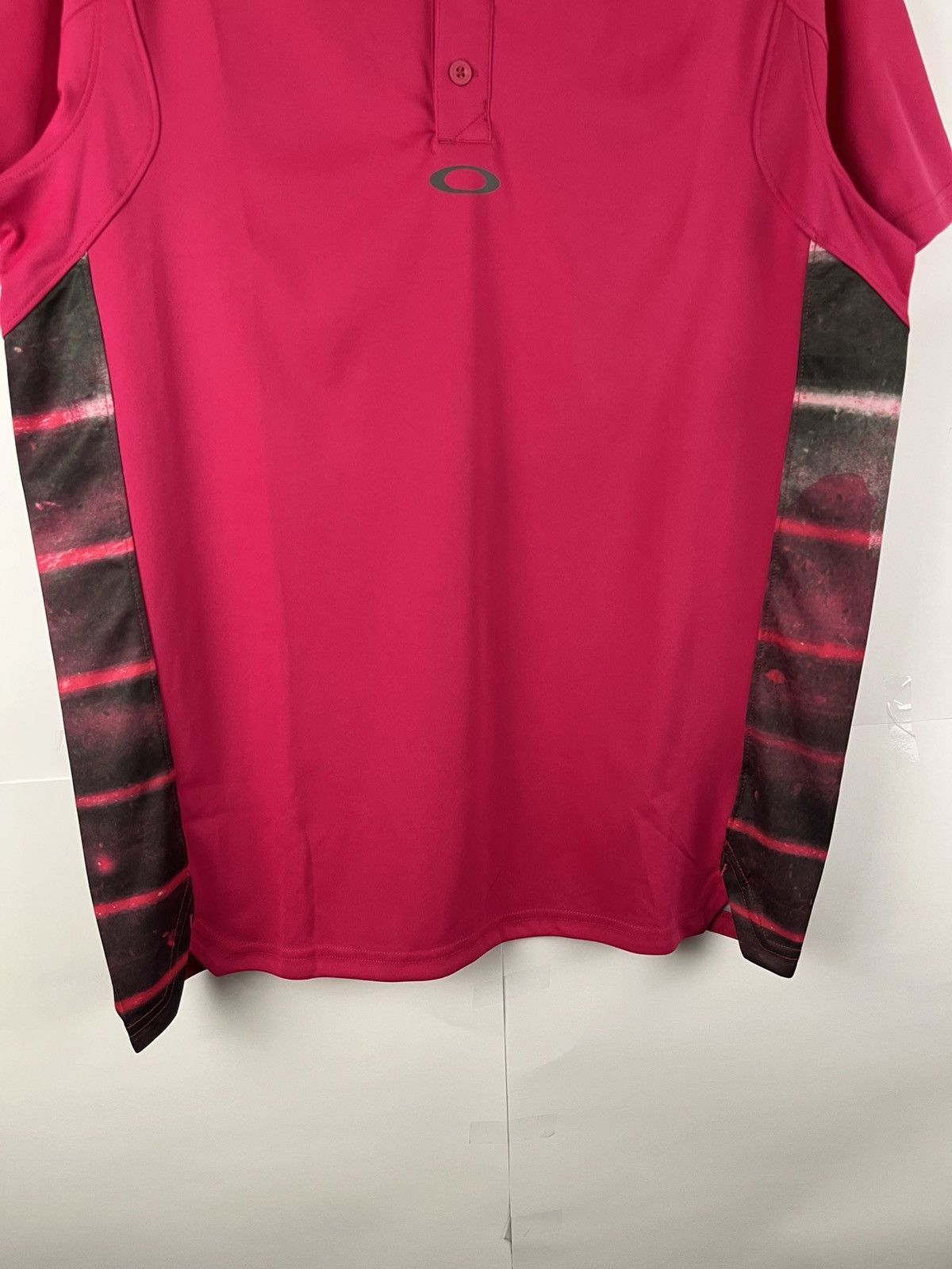 Oakley Oakley Aero Hydrolix Center Logo Hype Polo Size US L / EU 52-54 / 3 - 4 Thumbnail