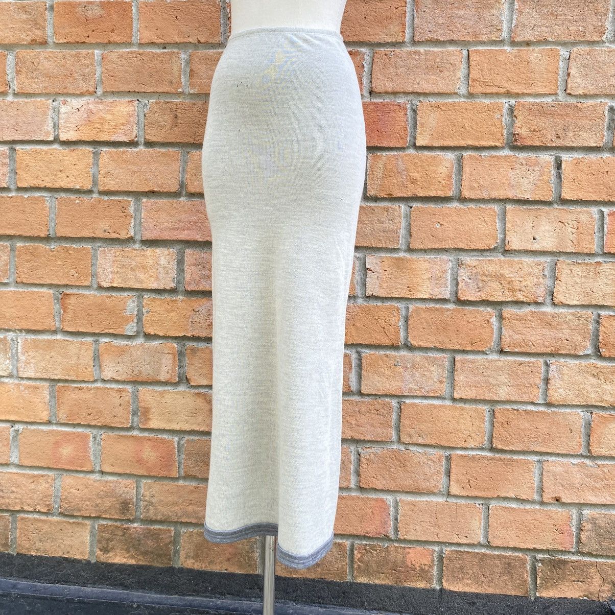 Jean Paul Gaultier Jean Paul Gaultier Light Grey Knit A-Line Skirt Size 27" / US 4 / IT 40 - 17 Thumbnail