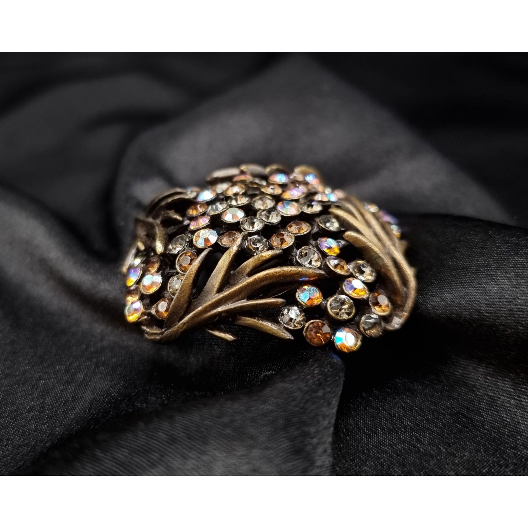 Vintage Vintage KARU Signed Brooch Floral Design With Rhinestones & Size ONE SIZE - 4 Thumbnail