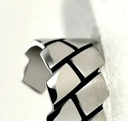 Designer × Japanese Brand Punkrock Shiny Tiny Ridge Corner Silver Ring Size ONE SIZE - 4 Thumbnail
